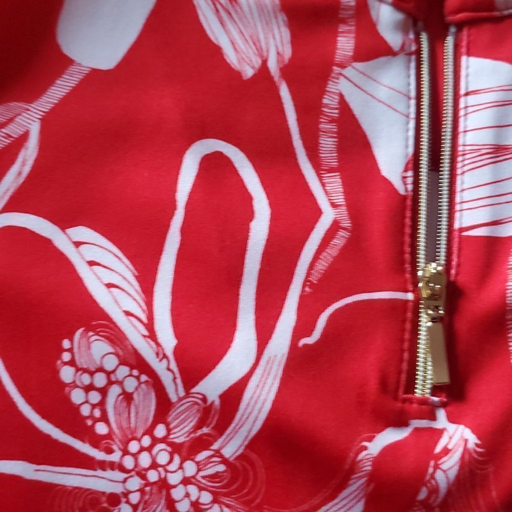 CHICOS Golf TOP - Picture 3 of 10